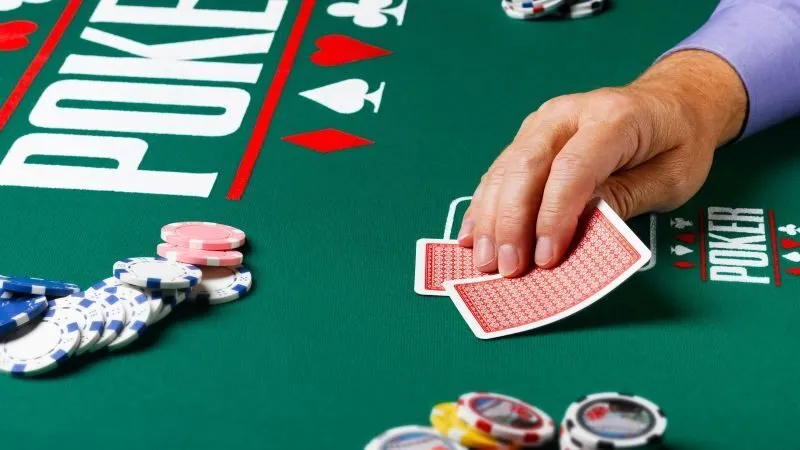 Trải nghiệm chơi poker dành cho người mới bắt đầu lấy cảm hứng từ các bậc thầy