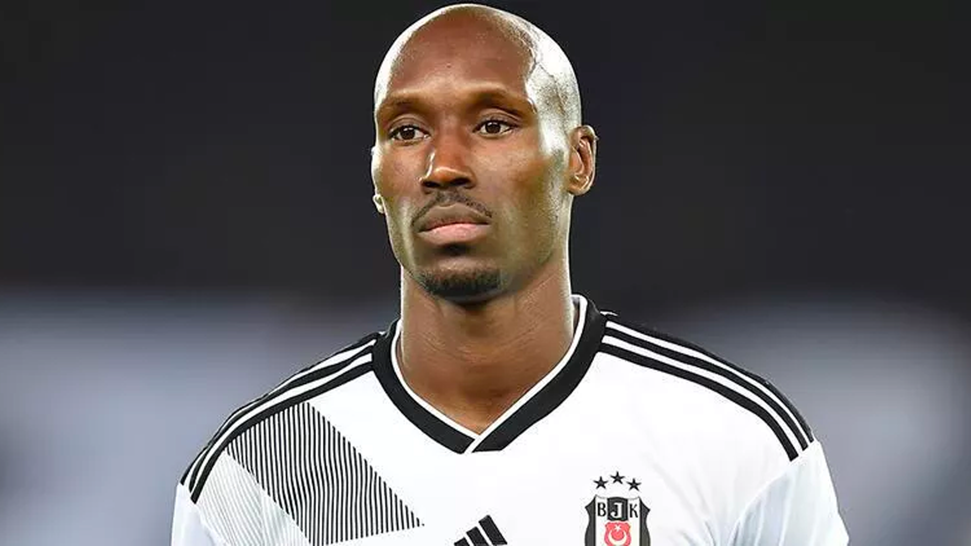 BÁO CÁO: Atiba Hutchinson rời Besiktas sau 10 năm ở Süper Lig?