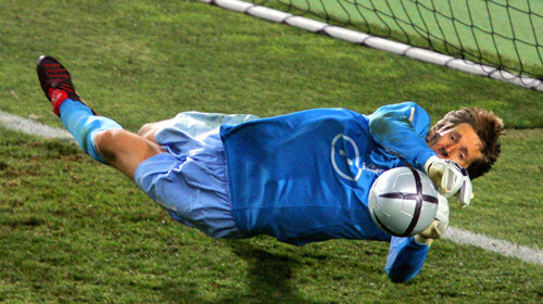 Van der Sar ấn định ngày giải nghệ - Tuổi Trẻ Online