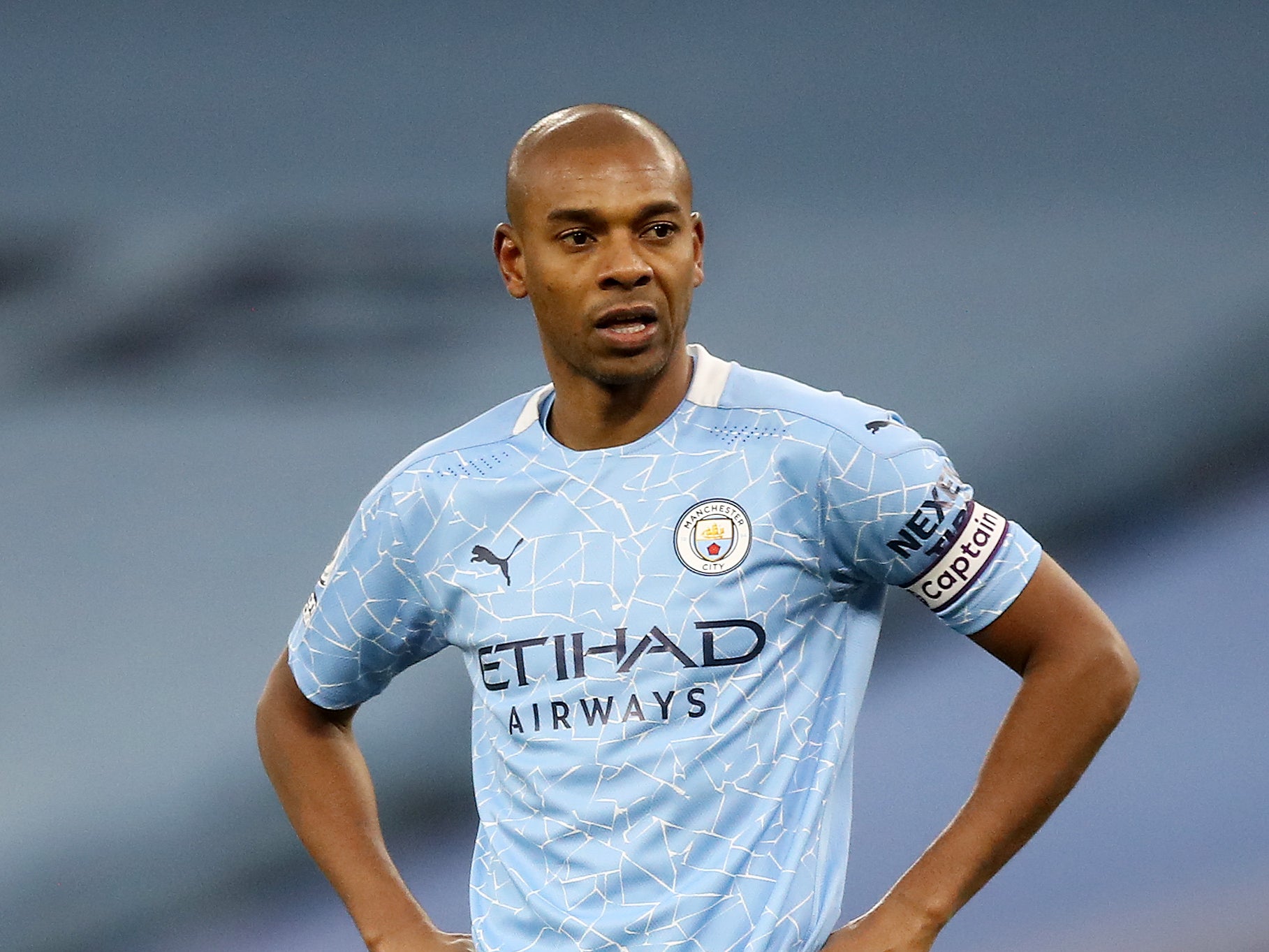 Sự thay đổi của Fernandinho giải thích sự phát triển gần đây của Manchester City như thế nào | The Independent