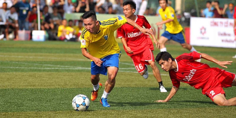 Bóng đá đường phố là gì và nó có ý nghĩa gì trong văn hóa bóng đá?