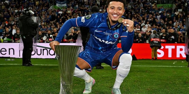 Jadon Sancho: Con đường đến với danh vọng của ngôi sao bóng đá Anh