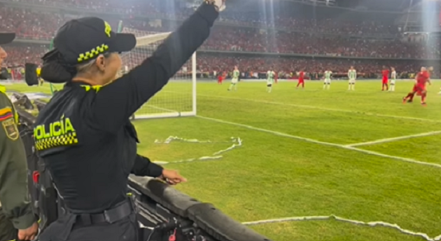 Nữ nhân viên an ninh gây sốt trên MXH