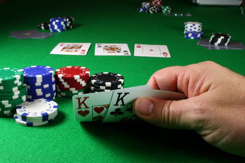 Texas Hold'em là gì? Luật chơi, quy định, cách đọc bài và chiến lược từ A đến Z.