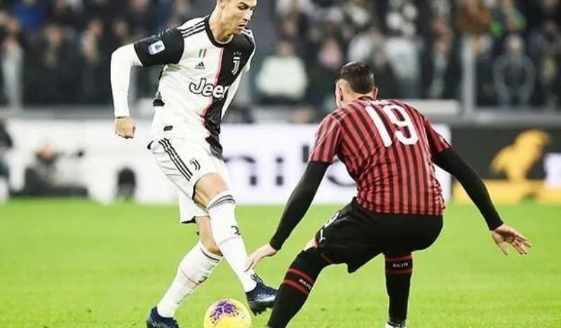 Kỹ thuật đánh lạc hướng và đọc tình huống trong bóng đá